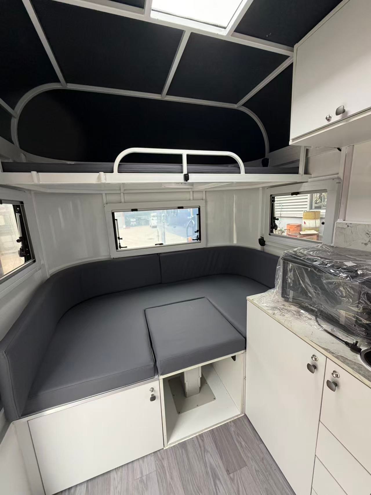 Camper Float T5475 - Image 2