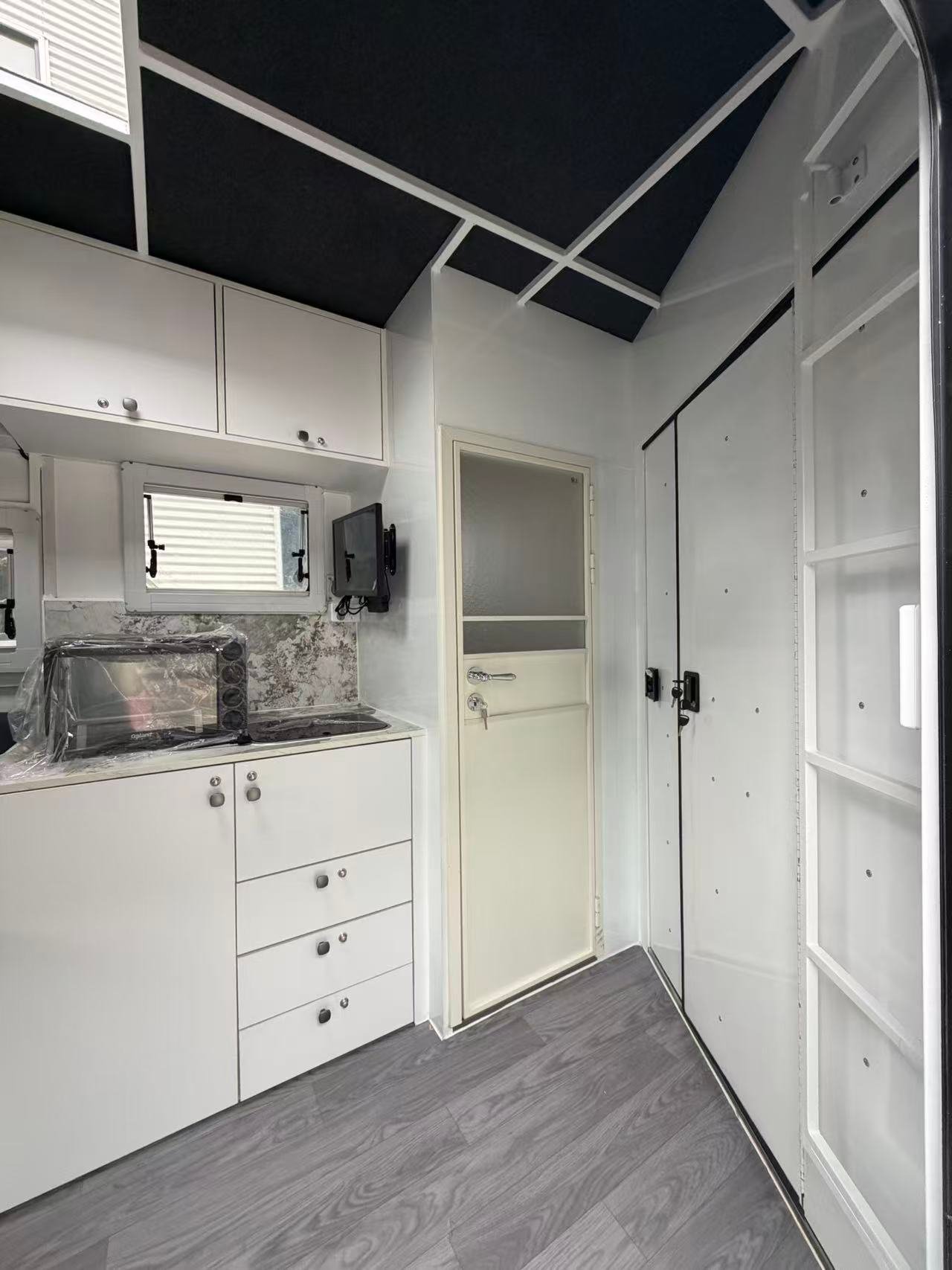 Camper Float T5475 - Image 3