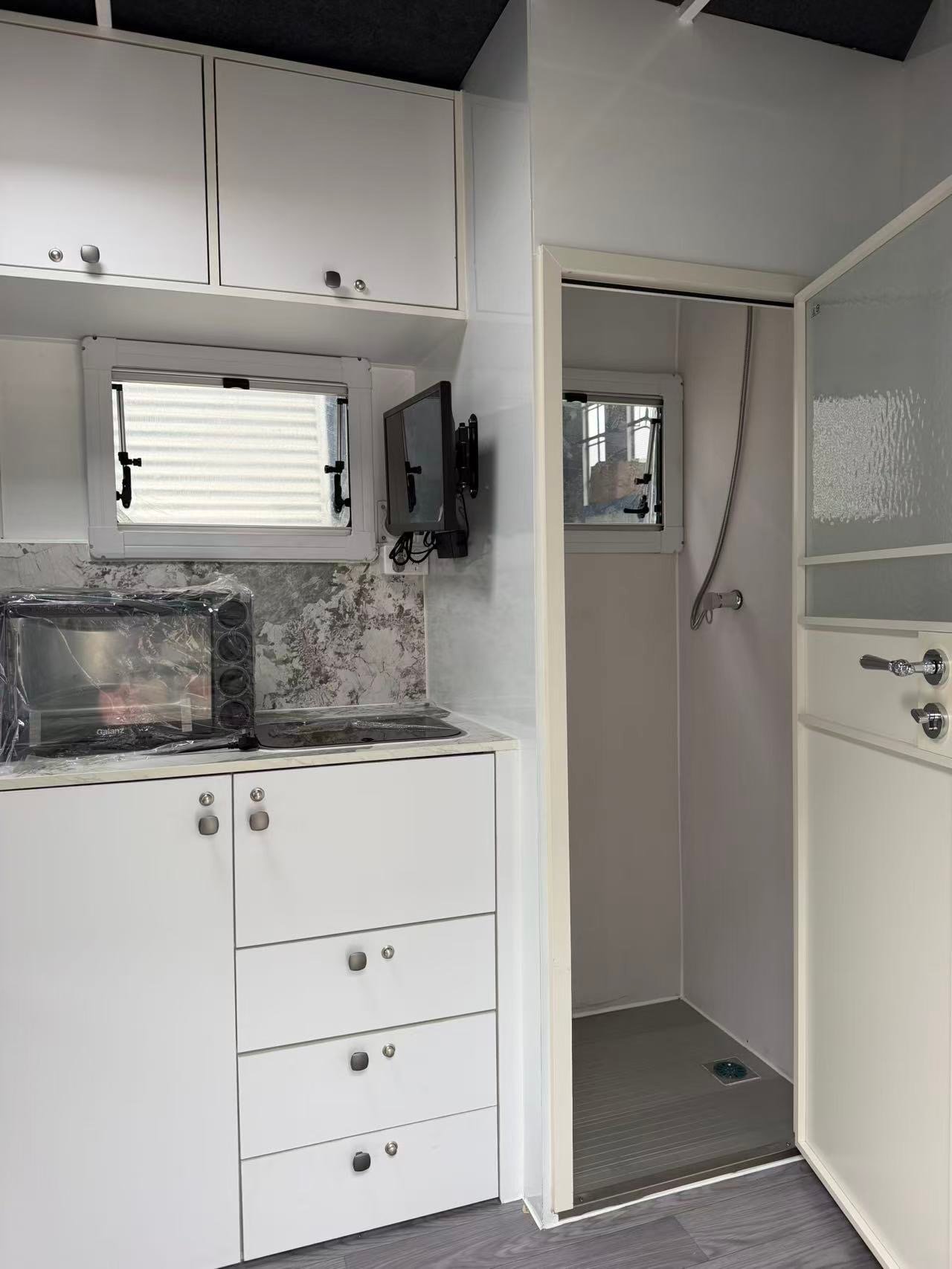 Camper Float T5475 - Image 4